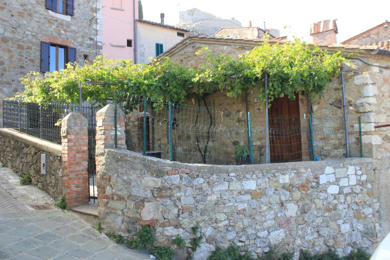 Вілла La Casina Di Nonna Lola Кастільйоне-д'Орчія Екстер'єр фото